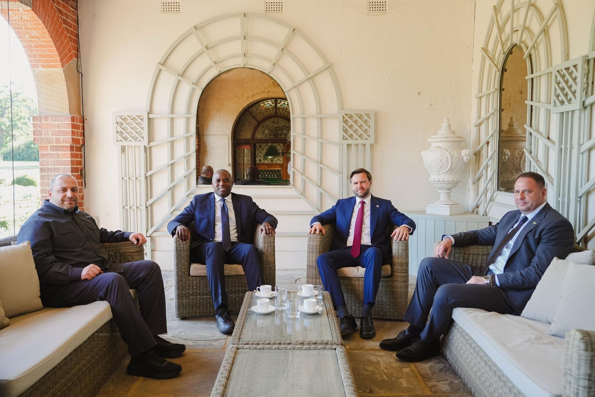 Никакого признания оккупации: в Британии прошли переговоры представителей безопасности США, Европы и Украины