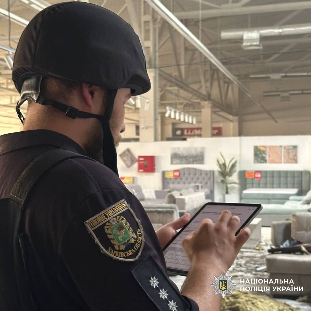 Росія атакувала магазин у Харкові: п'ятьох постраждалих забрали до лікарні. Фото