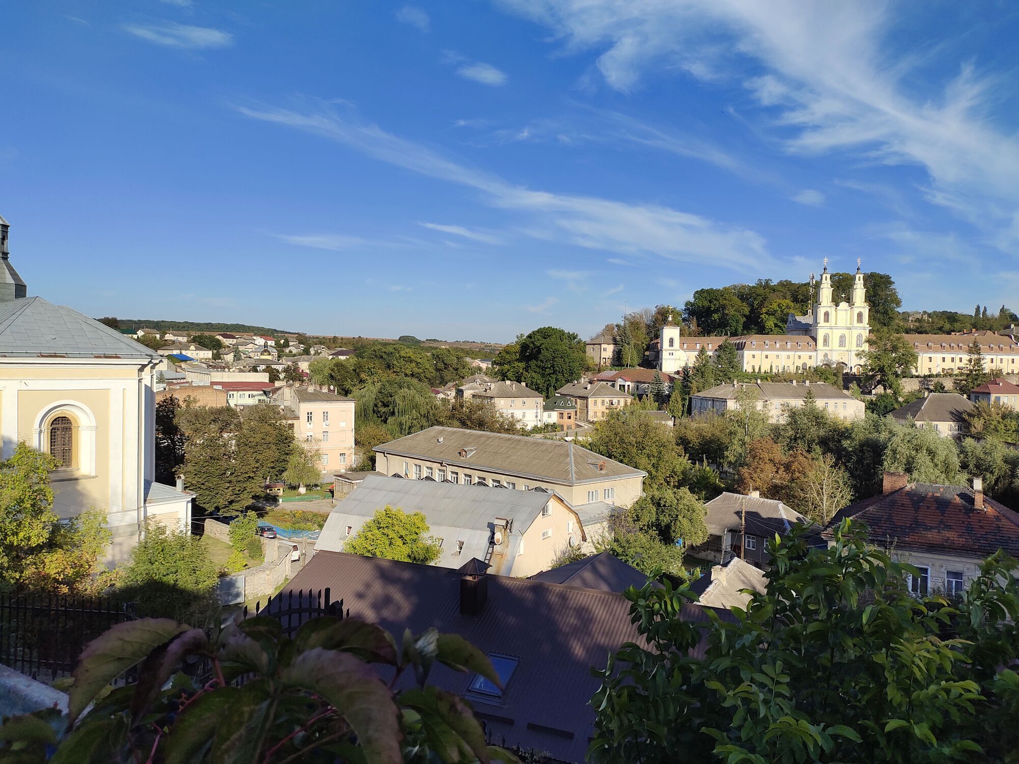 Найкрасивіша ратуша України, римський костел і замок з підземеллями: що приховує містечко Бучач на Тернопільщині