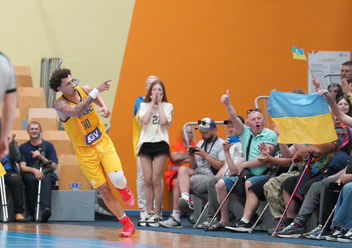 Камбэк и шедевр с центра поля: Украина добыла первую победу в пре-квалификации к ЧМ-2027 по баскетболу. Видео