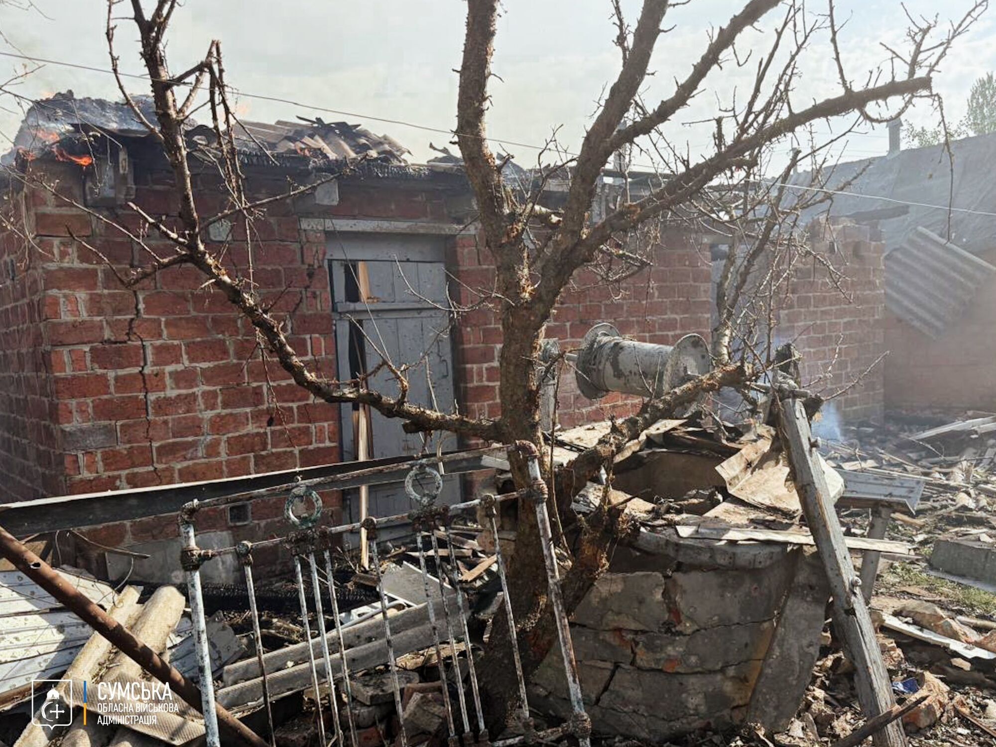 Оккупанты били по Сумщине: повреждены десятки домов, семеро раненых. Фото