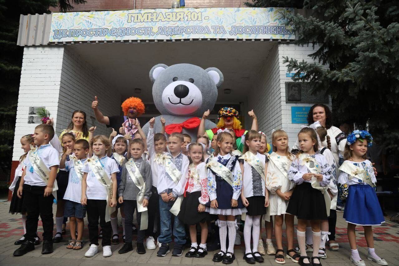 В Украине стартовал новый учебный год: какие изменения произошли в школах Днепра