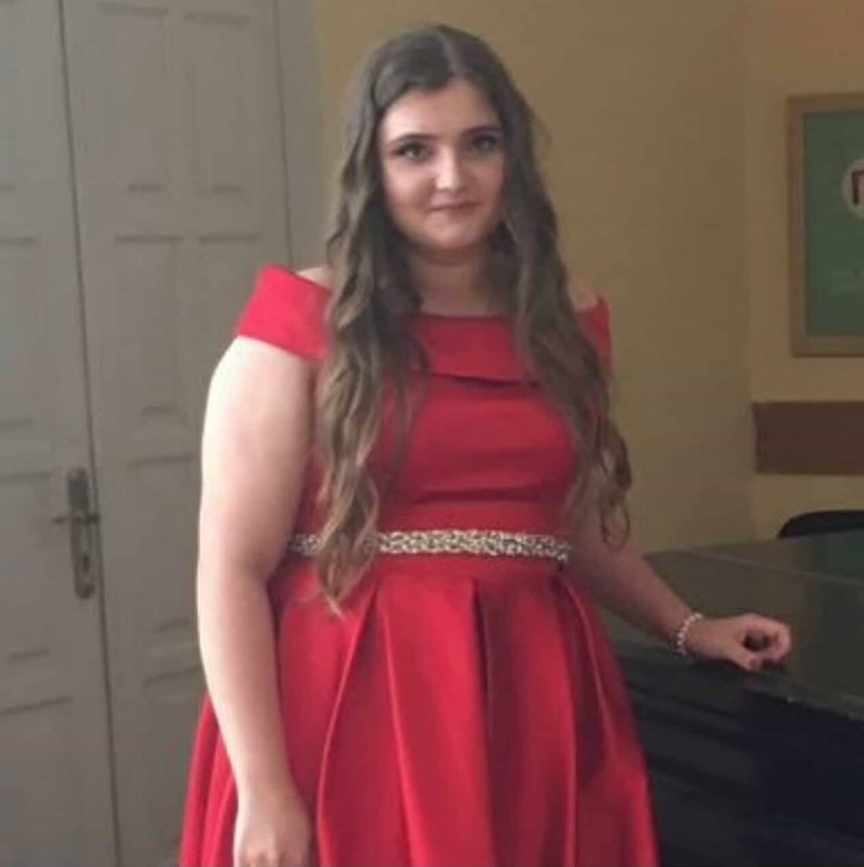 "На місці квартири брата – купа каміння, а в кімнаті у мами горів вогонь": киянка, яка вижила під час російської атаки по будинку в Дарниці, розповіла про загибель близьких