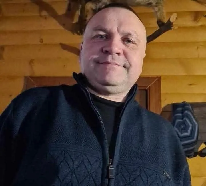 "На місці квартири брата – купа каміння, а в кімнаті у мами горів вогонь": киянка, яка вижила під час російської атаки по будинку в Дарниці, розповіла про загибель близьких