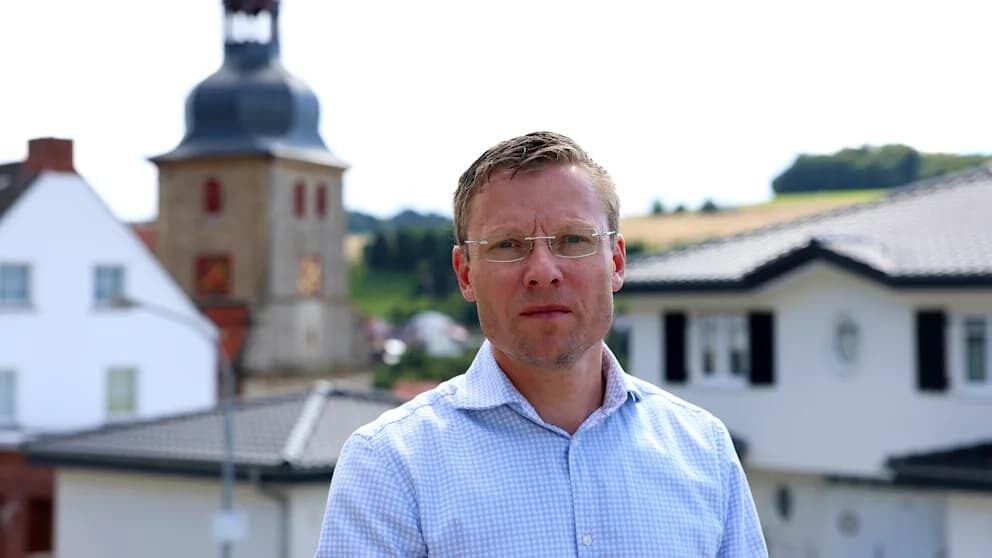 Сбежала от преступлений РФ в Мариуполе: в Германии толкнули под поезд 16-летнюю украинку