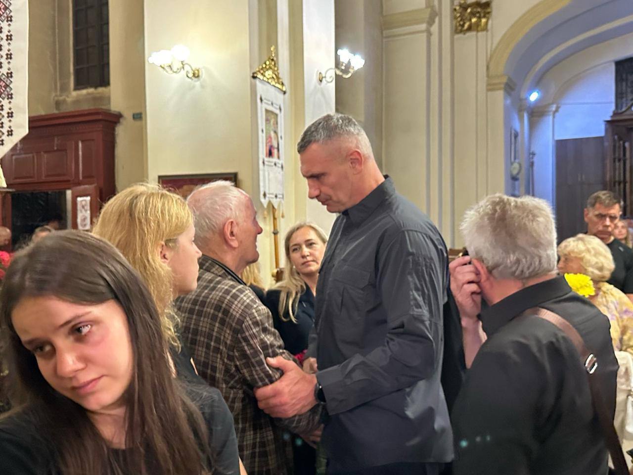 Отдал дань уважения великому патриоту и настоящему борцу за Украину: Кличко приехал во Львов попрощаться с Парубием