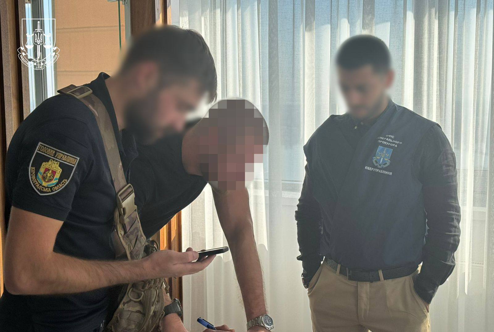 Скільки коштів викрали аферисти