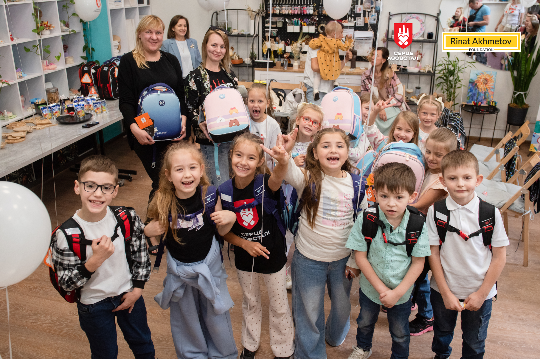 В Киеве накануне 1 сентября провели праздник для детей защитников Мариуполя, которые впервые идут в школу