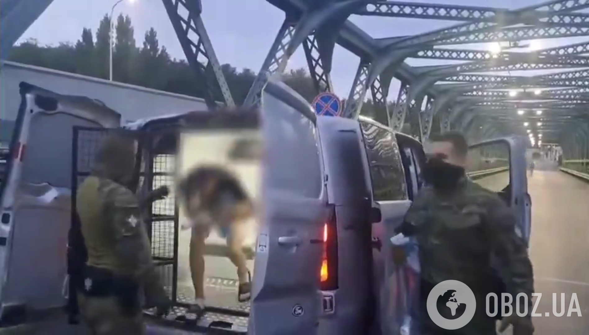 Украинца, который угрожал поджогами из-за вето Навроцкого, депортировали из Польши. Видео