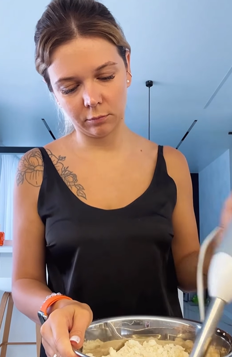 Ідеальні сирники, які не розпадаються і тримають форму: в чому секрет