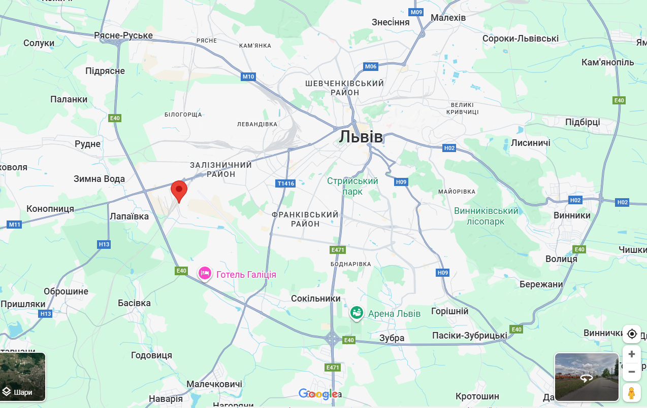 Росія вночі спрямувала на Львів 60 "Шахедів" і понад 10 ракет: внаслідок падіння уламків пошкоджено цивільний склад. Фото