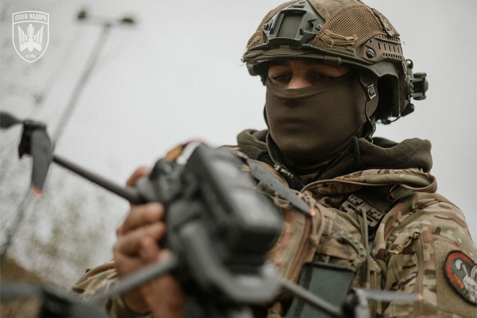 Остался только пепел: украинский дрон уничтожил оккупанта с канистрой бензина. Видео