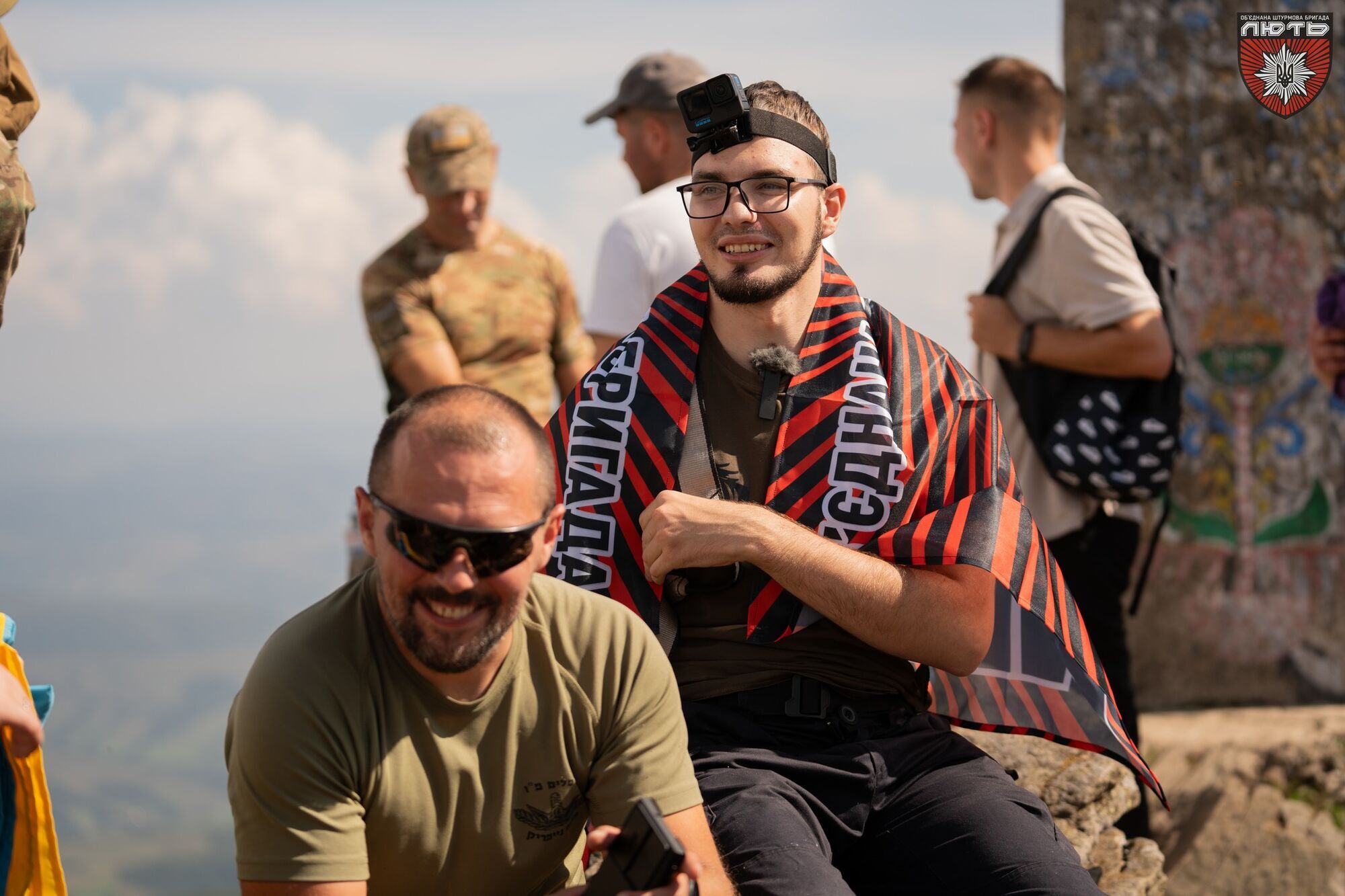 Віра, сила і підтримка: українські поліцейські та ветерани війни підкорили Карпати після тяжких поранень. Фото