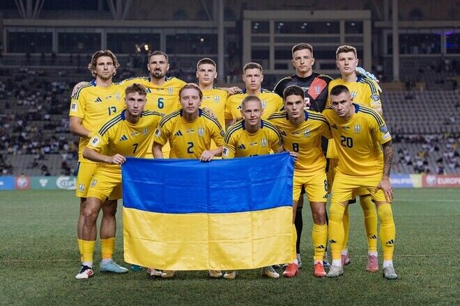 "Ганьба українського футболу". Ребров зважився на кардинальний крок після провалу в матчі з Азербайджаном. Фотофакт