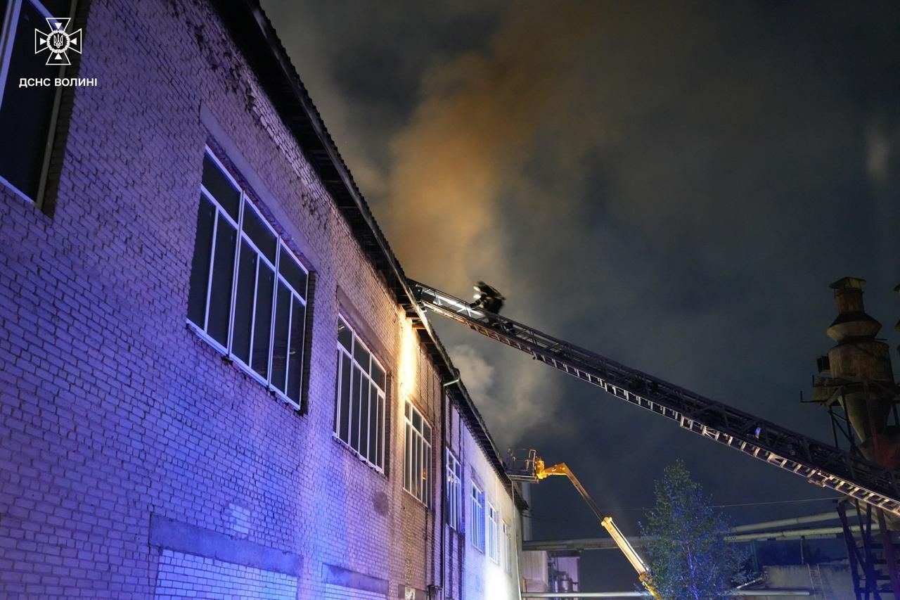 "Нужен сильный ответ": Зеленский рассказал, сколько ракет и дронов РФ направила на Украину, и отреагировал на вторжение БПЛА в Польшу