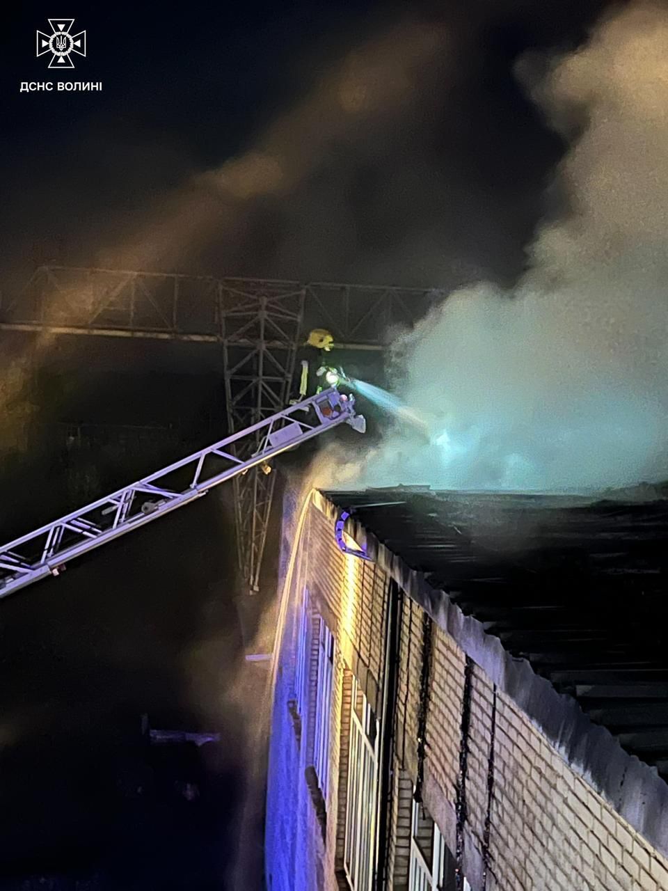 "Нужен сильный ответ": Зеленский рассказал, сколько ракет и дронов РФ направила на Украину, и отреагировал на вторжение БПЛА в Польшу