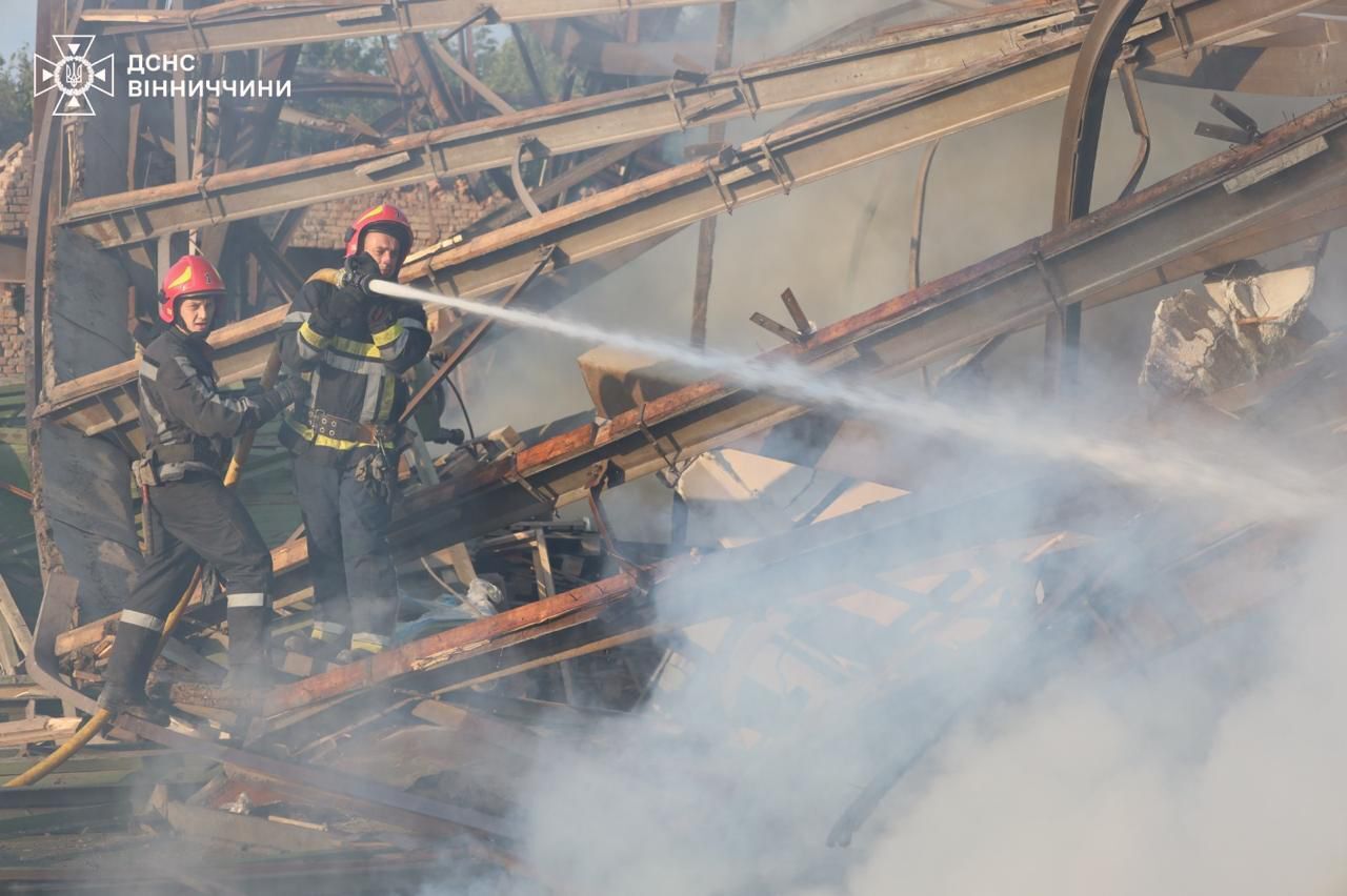 "Нужен сильный ответ": Зеленский рассказал, сколько ракет и дронов РФ направила на Украину, и отреагировал на вторжение БПЛА в Польшу