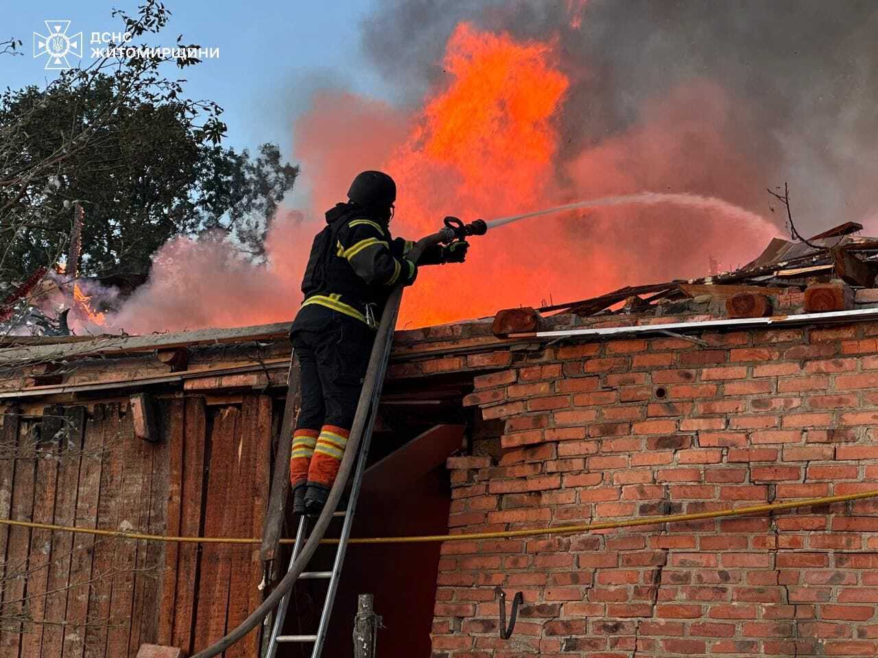Оккупанты атаковали Житомирщину ракетами и дронами: есть жертва, повреждены гражданские предприятия и дома. Фото
