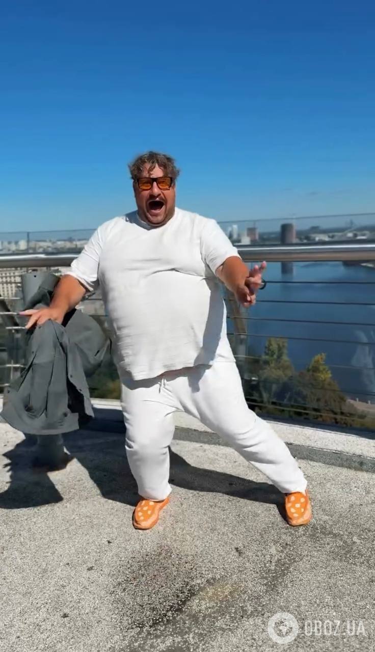 В обуви за 200 грн и с бешеной харизмой: киевский оперный певец стал "глотком свежего воздуха" для украинцев после неспокойной ночи. Видео