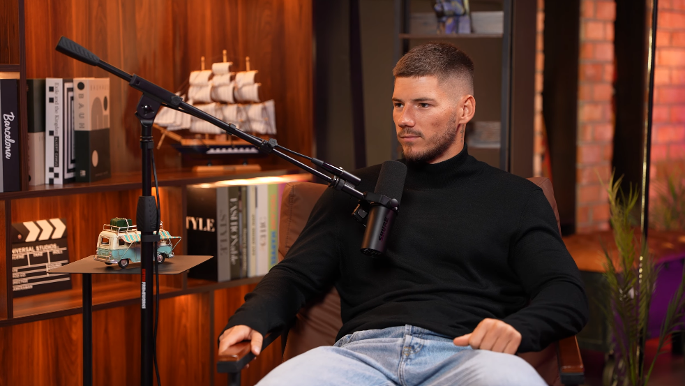 "На меня охотился президент": блогер Волошин выдал новую чушь о своем "преследовании" в Украине и признался в употреблении наркотиков