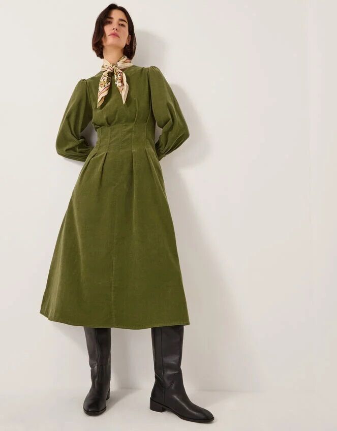 Какие платья модные этой осенью: стильная подборка