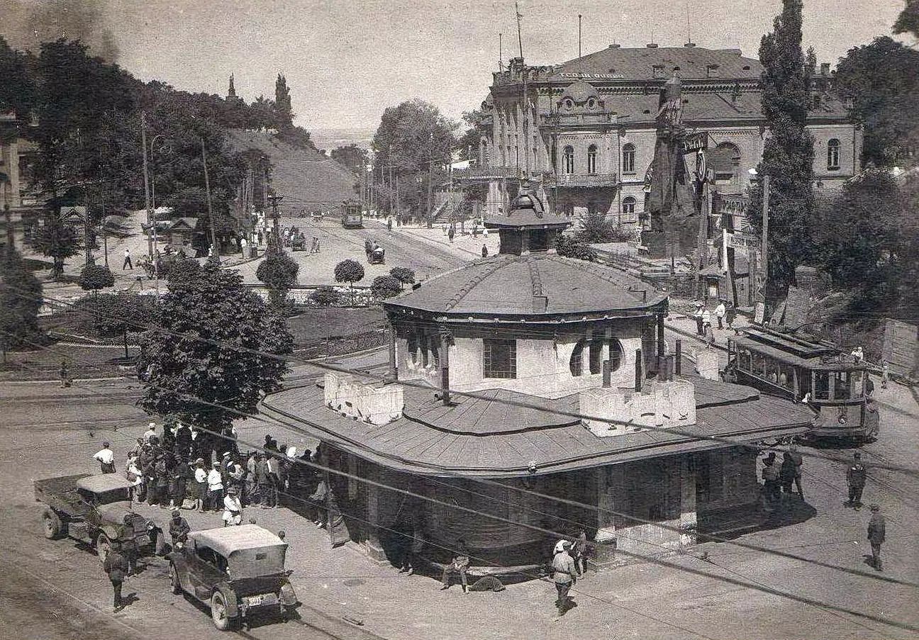 В сети показали, как выглядела Европейская площадь в Киеве около 100 лет назад. Фото