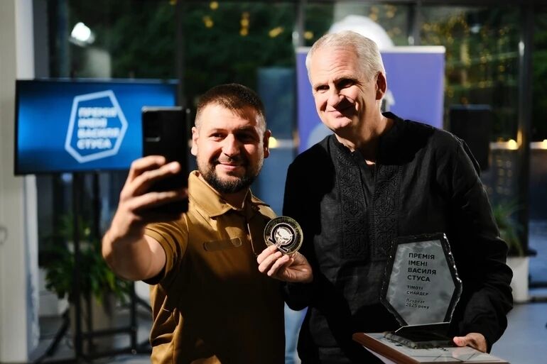 Один из сильнейших в мире голосов в поддержку Украины: Тимоти Снайдер стал лауреатом Премии Стуса