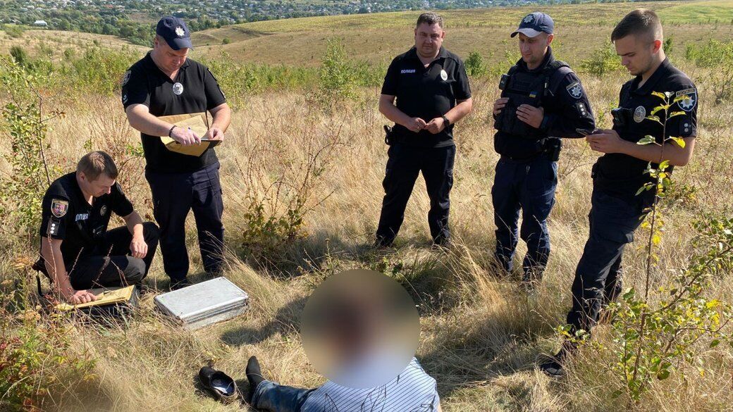 Був дивним, ні з ким не дружив і весь час бив "грушу": що відомо про вчителя англійської мови з Вінниччини, який убив двох школярів