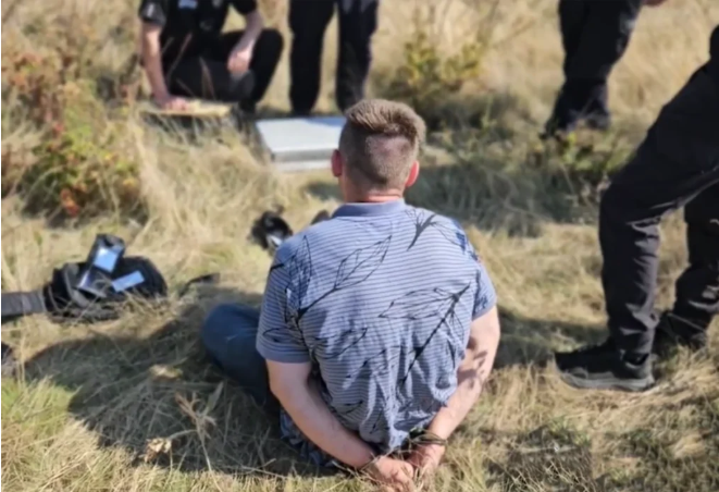 Був дивним, ні з ким не дружив і весь час бив "грушу": що відомо про вчителя англійської мови з Вінниччини, який убив двох школярів