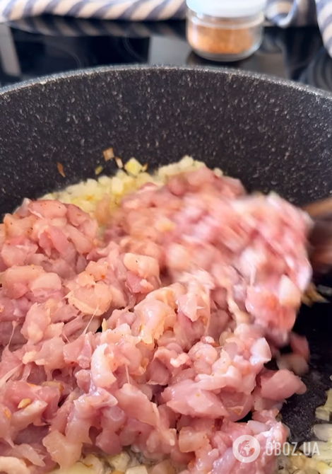Раскатывать тесто не придется: как приготовить вкусный творожный пирог на скорую руку