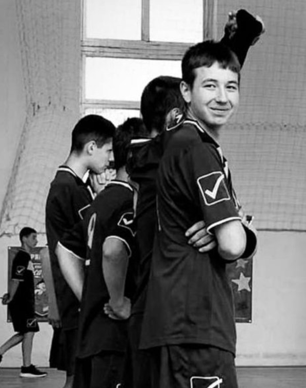 Був дивним, ні з ким не дружив і весь час бив "грушу": що відомо про вчителя англійської мови з Вінниччини, який убив двох школярів