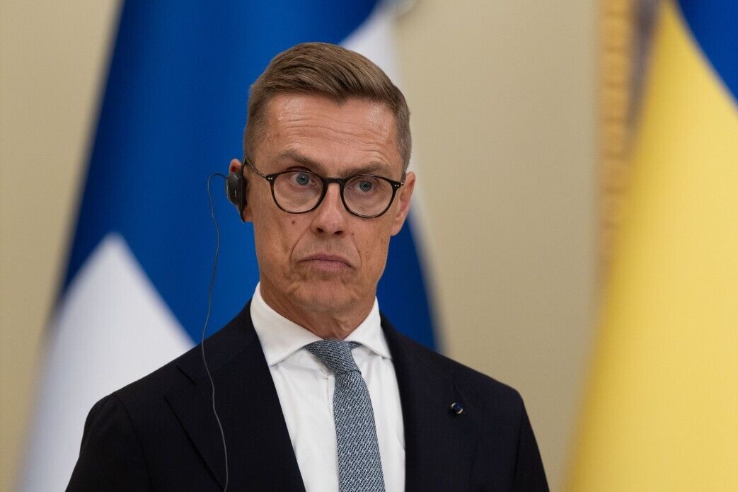 Президент Фінляндії прибув із візитом до Києва та вшанував памʼять загиблих захисників України. Фото й відео