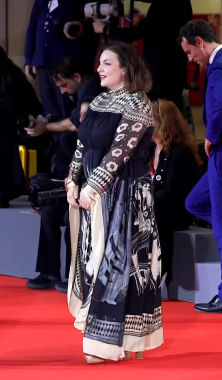 Холоденко вийшла на червону доріжку в сукні за 223 тис. грн і викликала неоднозначну реакцію. Відео