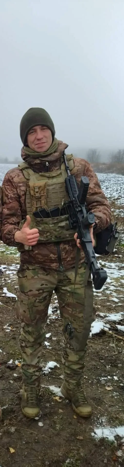 "Неймовірно світла людина": у боях за Україну загинув актор Андрій Синишин. Фото