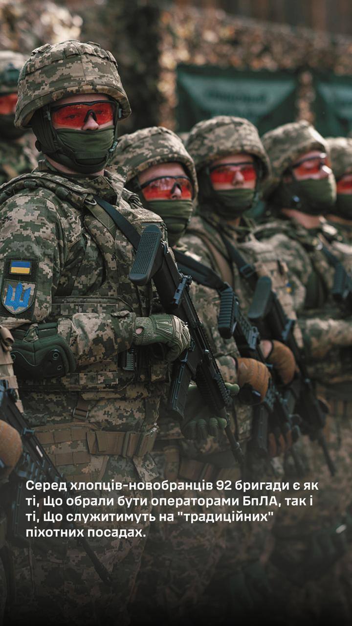 Впервые контракт 18-24 подписали девушки: на какую должность их зачислили. Фото