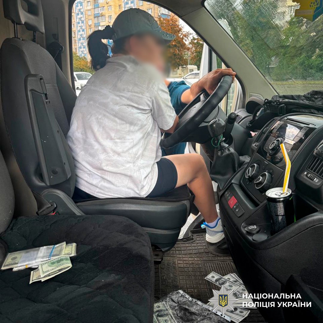 У Києві представниця благодійного фонду заробляла на гуманітарній допомозі для ЗСУ. Подробиці та фото