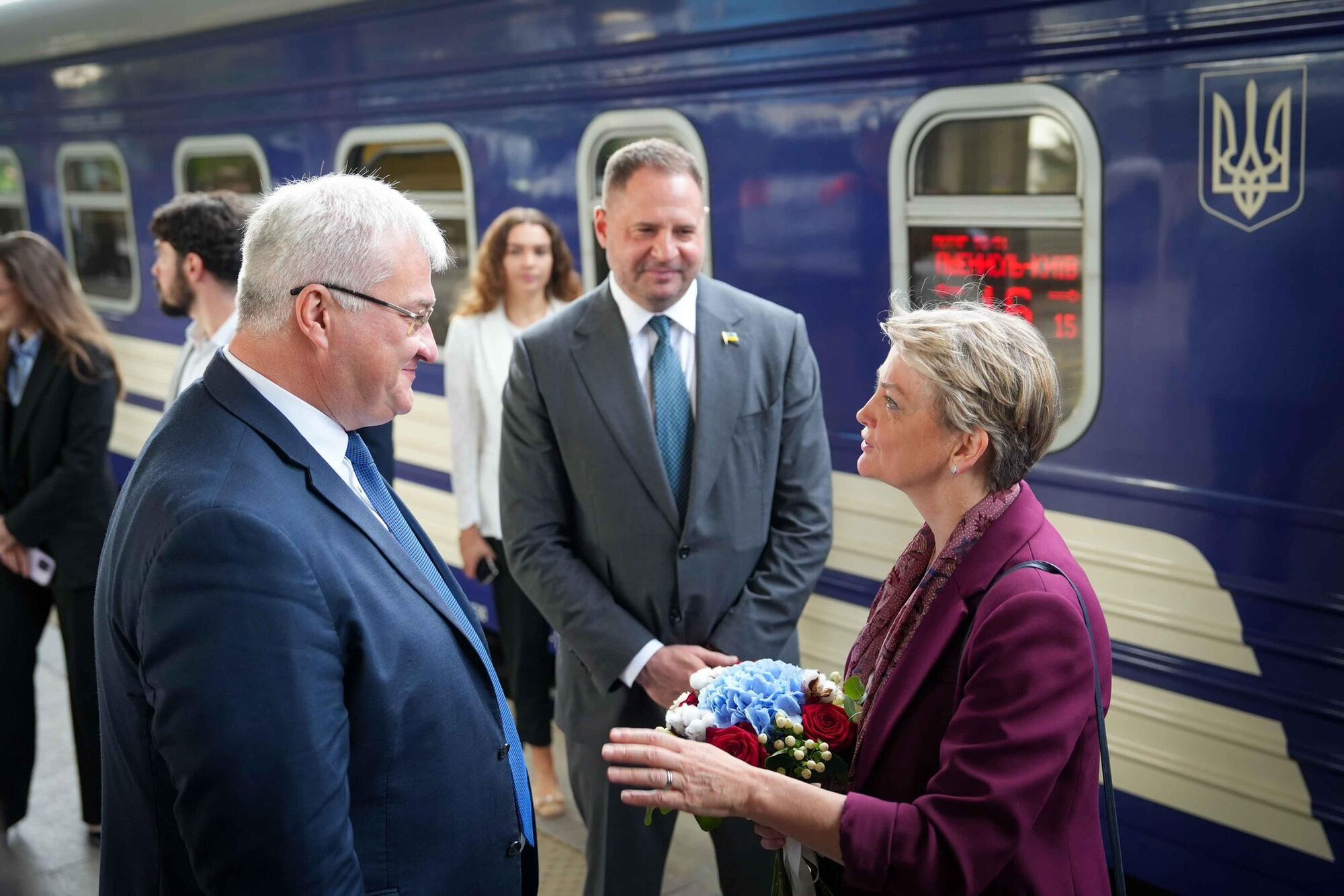 Глава МЗС Британії Купер прибула до Києва: анонсовано новий пакет допомоги Україні