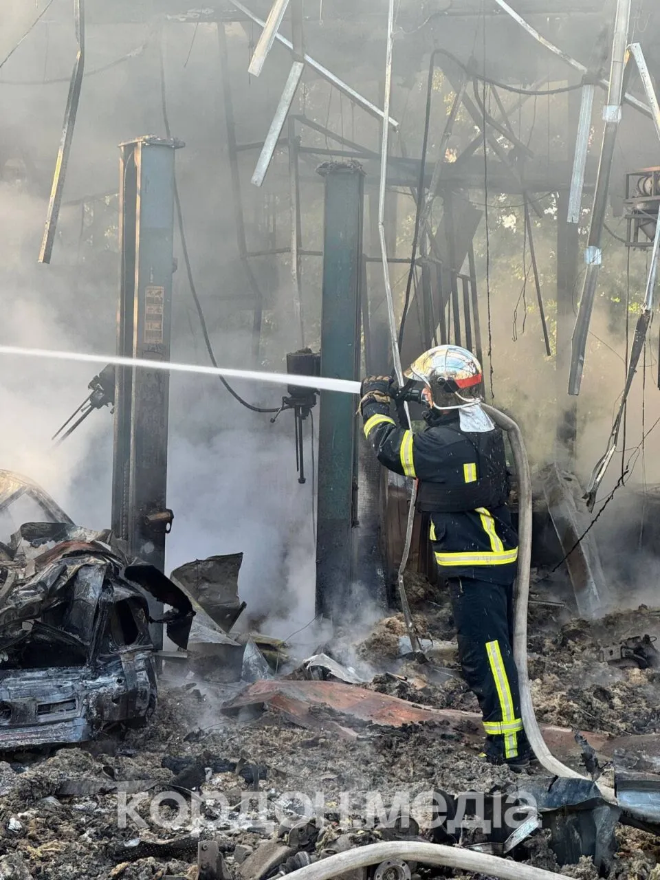 Окупанти вдарили дронами по промисловій зоні на околиці Сум і атакували область ракетами: є загиблі. Фото