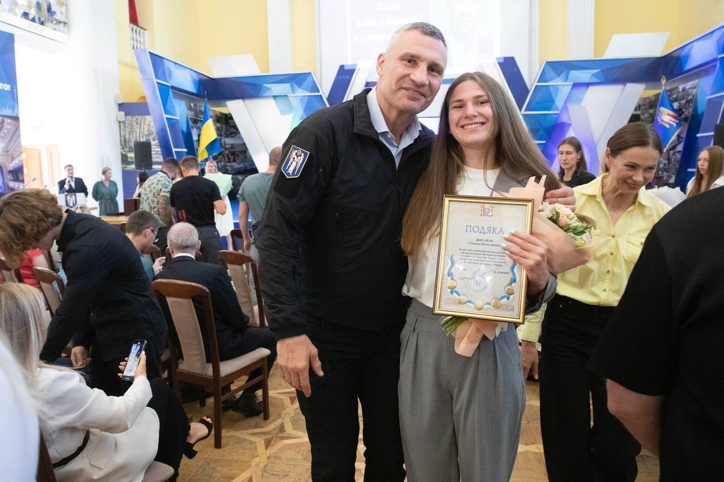 Кличко наградил представителей спортивной громады Киева. Фото