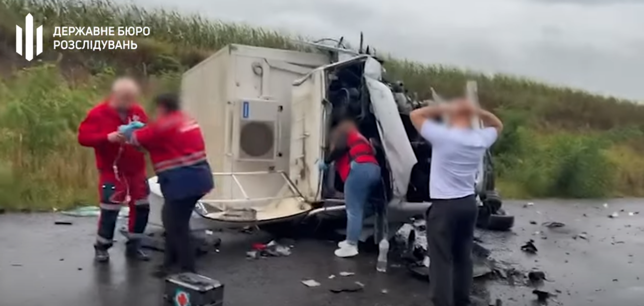 Був у відрядженні: детектив НАБУ потрапив у ДТП на Івано-Франківщині. Відео