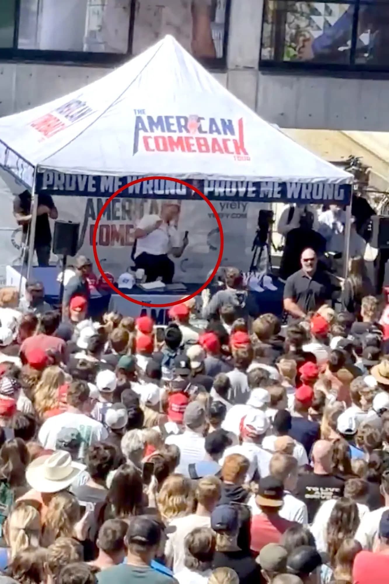 Сдал собственный отец: американские СМИ установили личность убийцы Чарли Кирка. Фото