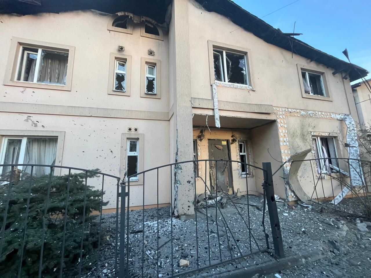 Росія вночі атакувала Україну ракетою та 164 БПЛА: знешкоджено 137 цілей