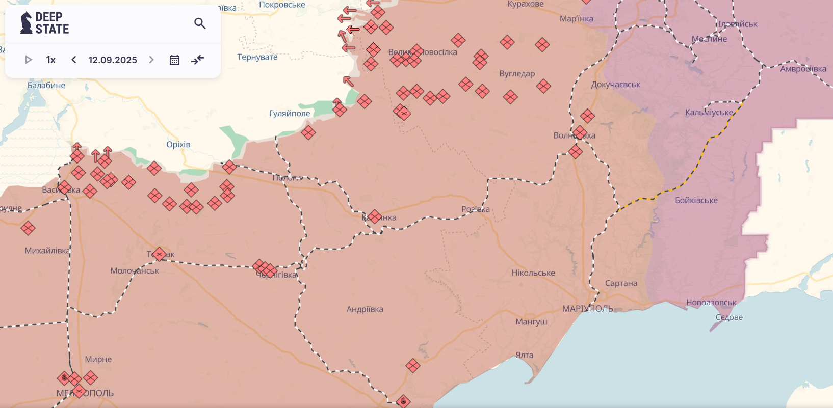 "Ее дома больше не существует": в оккупированном Мариуполе выгоняют на улицу пожилую женщину, которая живет одна с четырьмя внуками. Видео