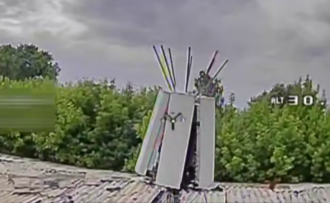 Минус авто, укрытия и средства наблюдения: пограничники Черниговского отряда существенно усложнили координацию действий врага. Видео