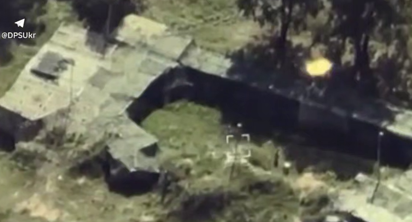 Минус авто, укрытия и средства наблюдения: пограничники Черниговского отряда существенно усложнили координацию действий врага. Видео