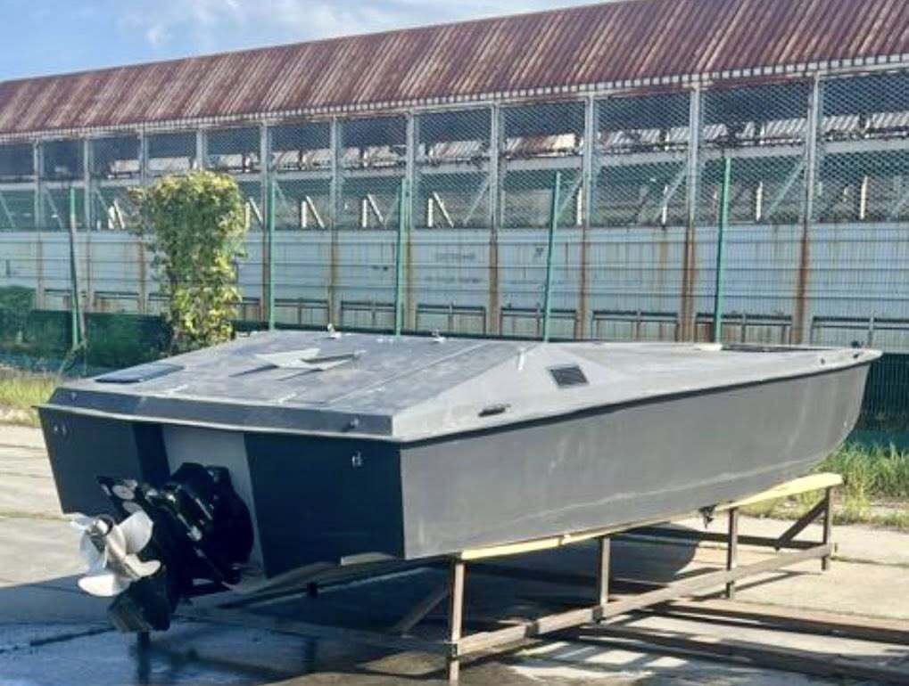 Из Украины пытались вывезти боевой БЭК под видом рыбацкой лодки. Подробности и фото