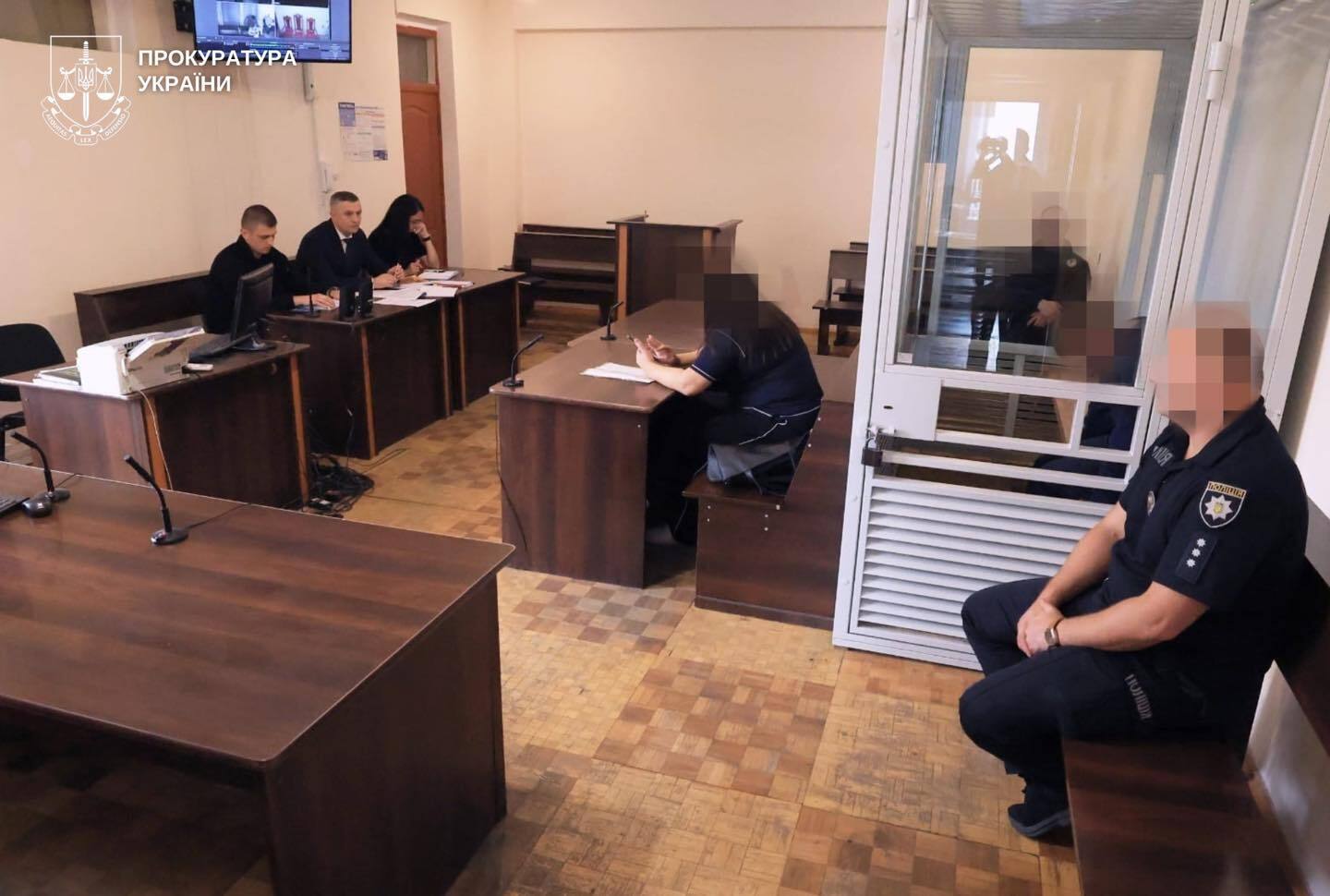 В Хмельницкой области изнасиловали несовершеннолетнюю: подозреваемых задержали без права внесения залога