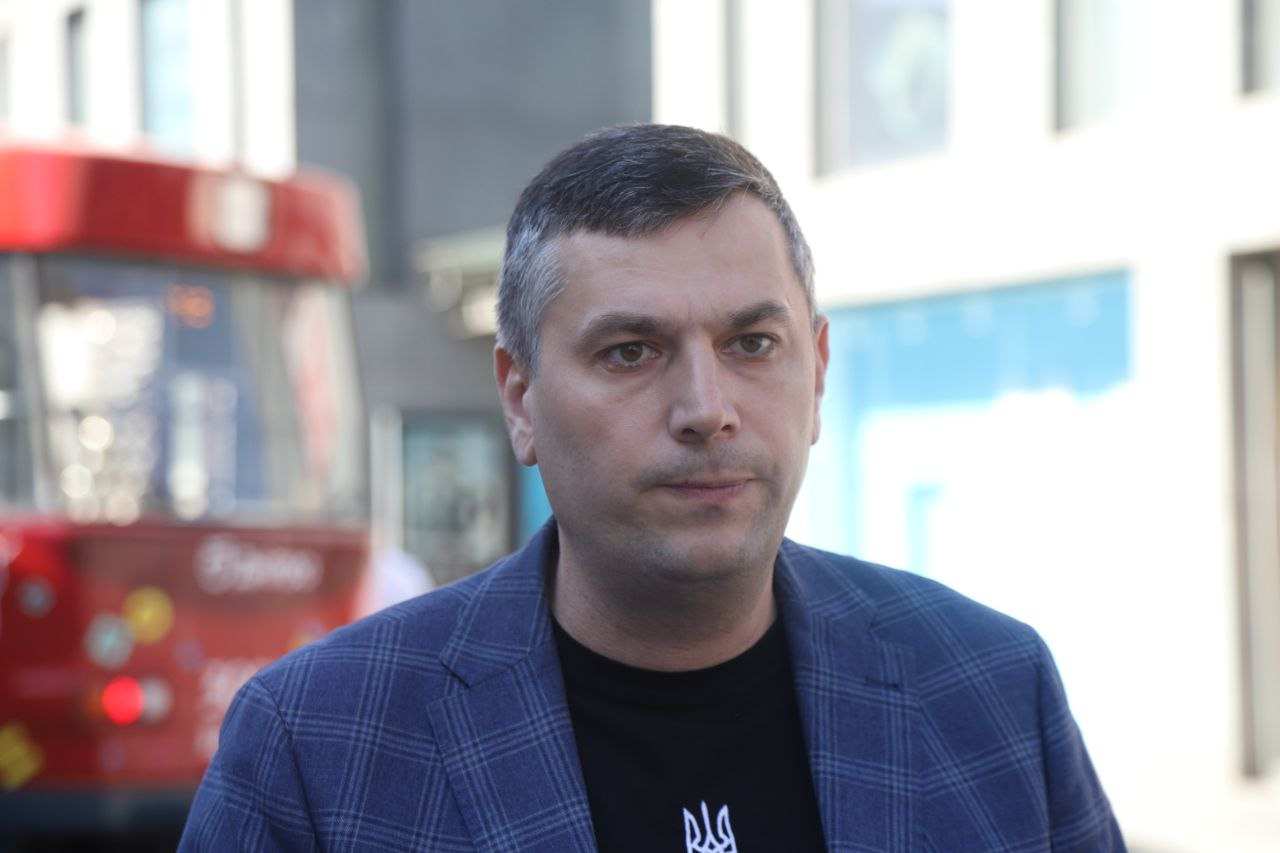 Днепр отметил День города презентацией первого в Украине панорамного экскурсионного трамвая