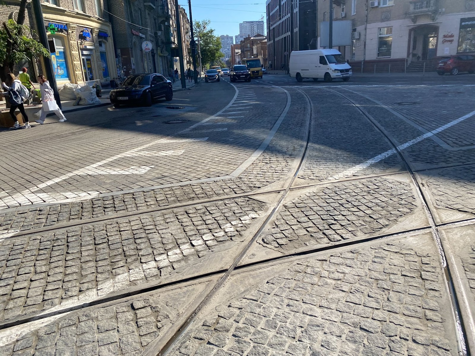 Днепр отметил День города презентацией первого в Украине панорамного экскурсионного трамвая