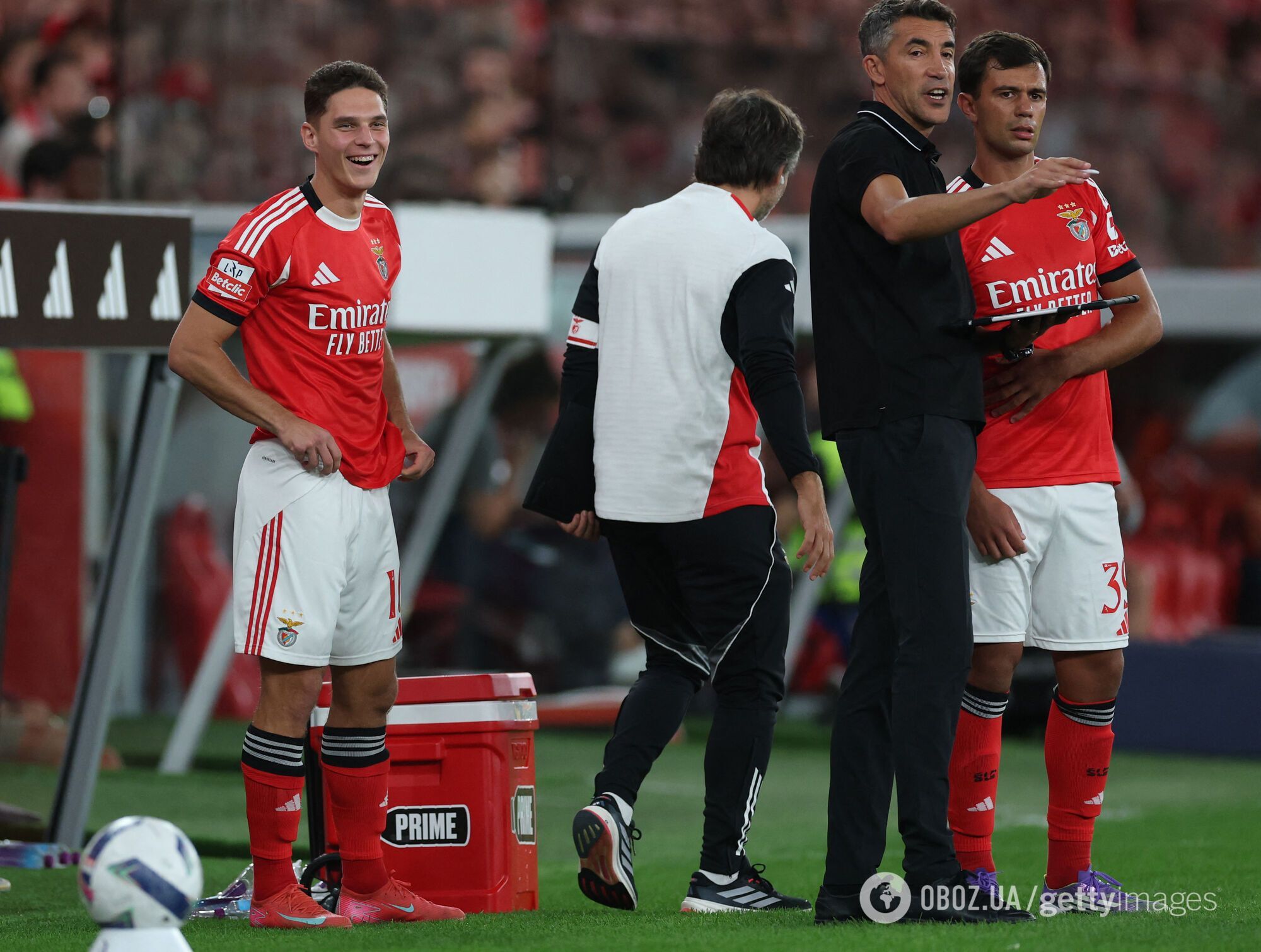 60-тысячный стадион в Лиссабоне под желто-синие флаги устроил овации футболисту сборной Украины. Видео